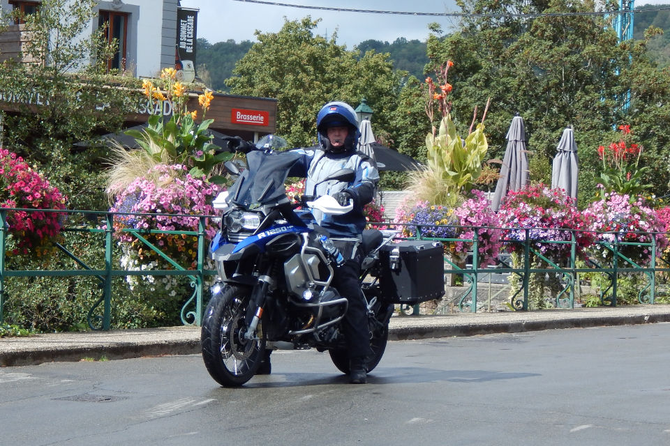 Motorrijbewijspoint Barneveld examengarantie AVB en AVD